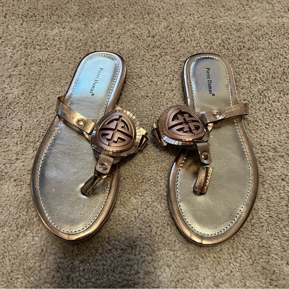 Women’s Pierre Dumas rose gold Azaria slip on sandals size 7
